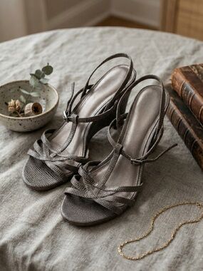 Carroll Reed Strappy Wedge Heels – Size 9 | Taupe Texture | Summer Styling |